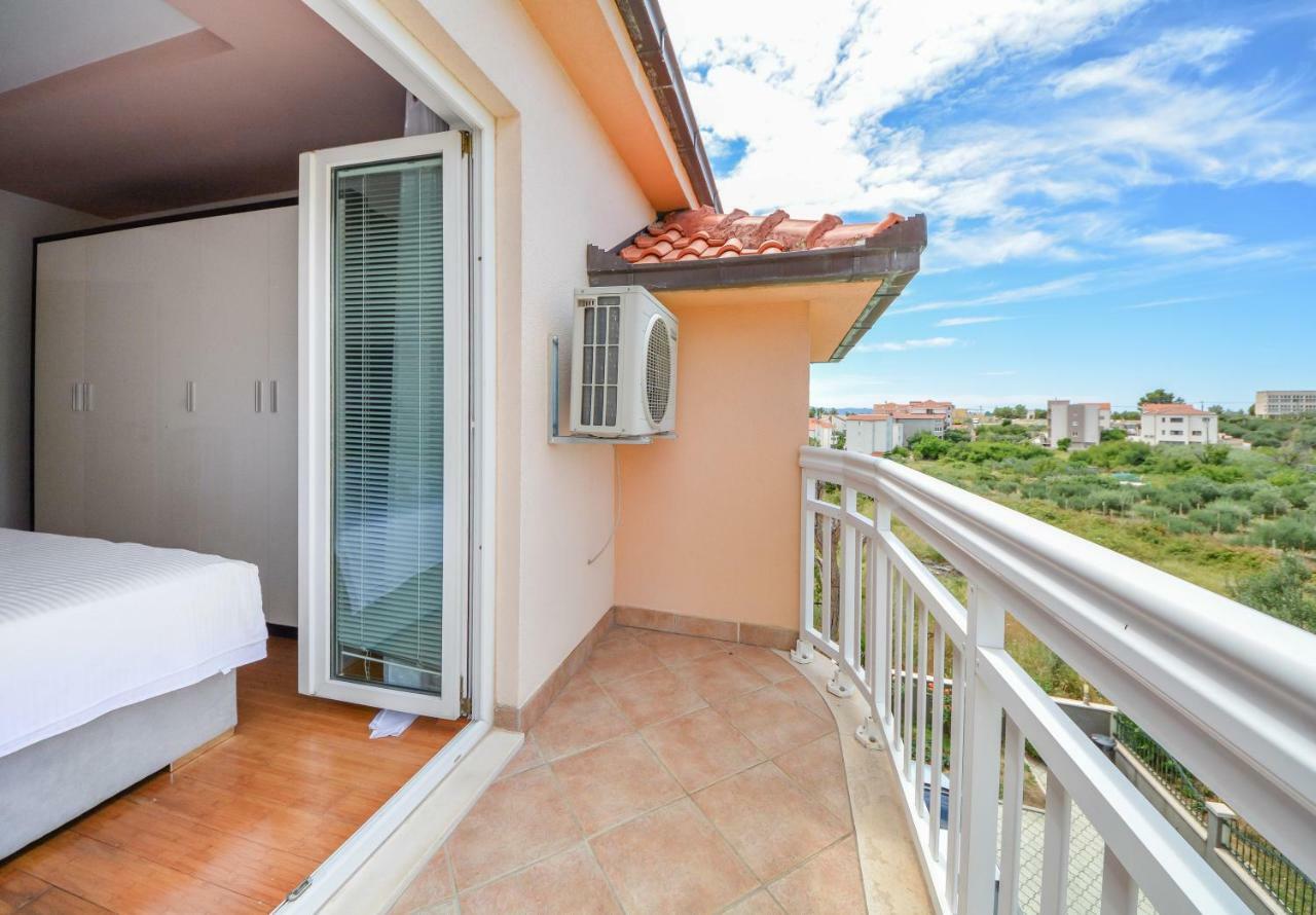 Apartments Lupe Split Bagian luar foto